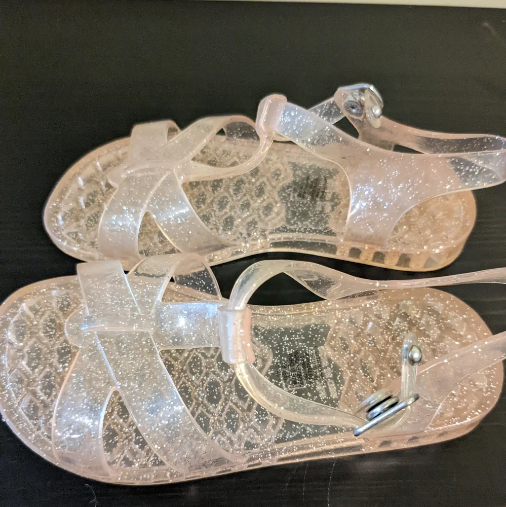 Old Navy Jelly sandals girls size 10 pink sparkle with snap closures